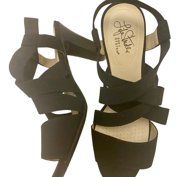 Black strapped heels NWOT - Picture 5 of 8